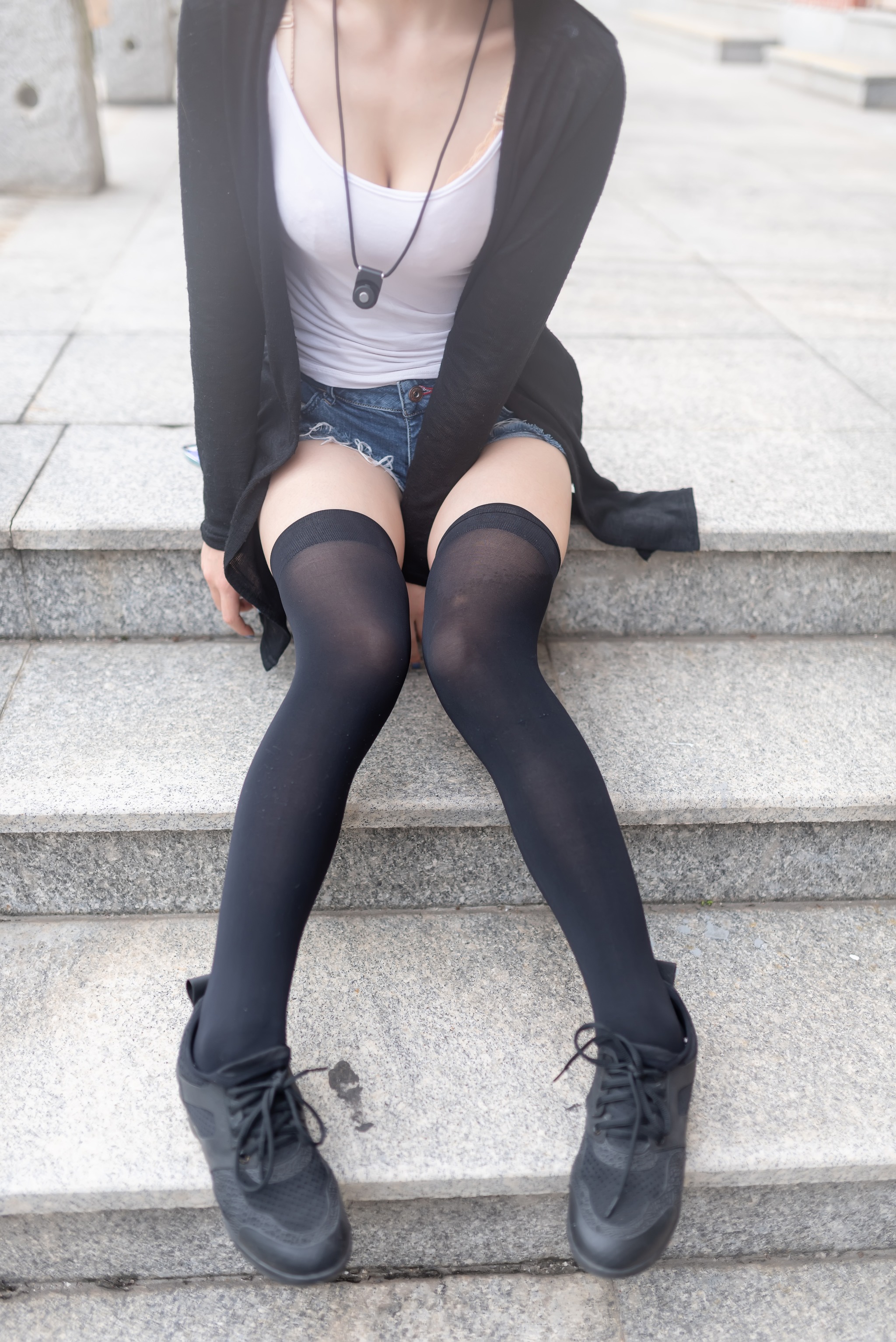 图片[1]-风之领域 – NO.043 黑丝少女户外 [50P]-XikXak